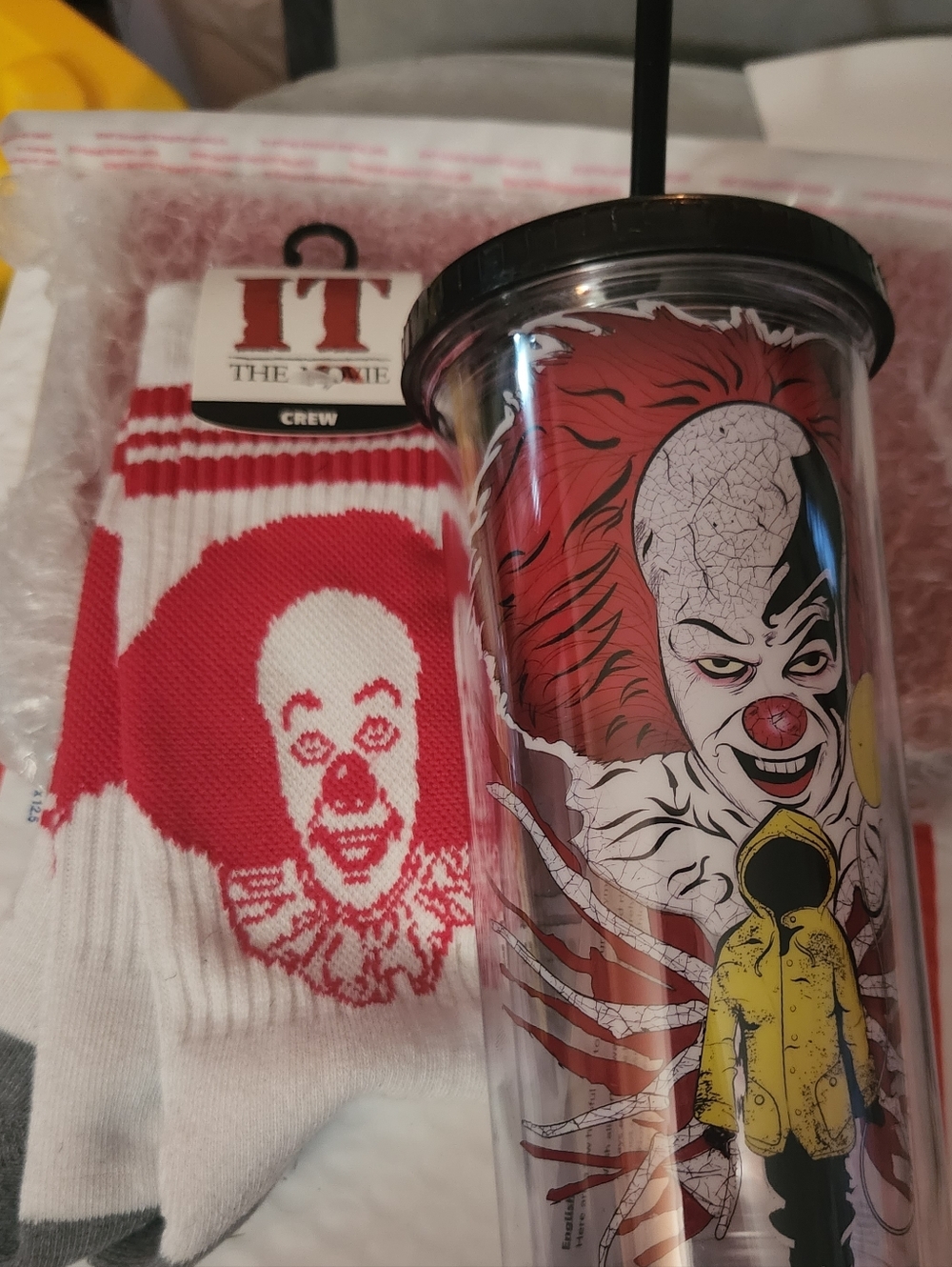 NWT IT Pennywise Lot tall tumbler with straw Knee Socks clown monster Halloween